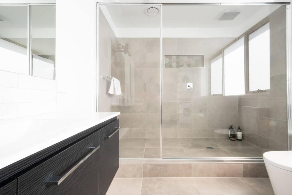 Central Modern 2 Bedroom With Wifi Launceston Buitenkant foto